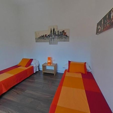 Near Clot & Sagrada Familia Apartment Барселона Екстериор снимка