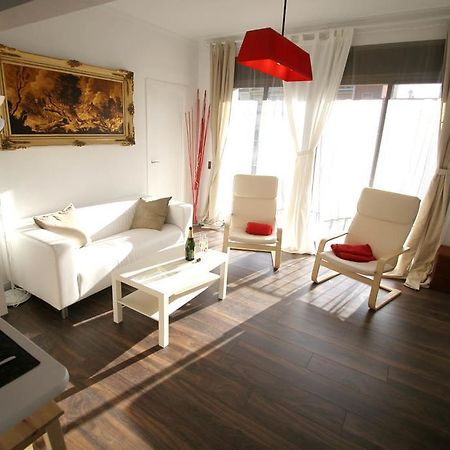 Near Clot & Sagrada Familia Apartment Барселона Екстериор снимка